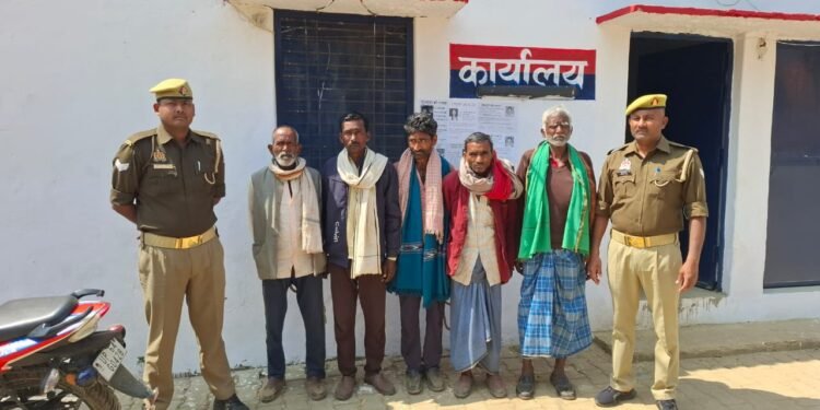 थाना जुगैल पुलिस द्वारा फरार चल रहे, 05 नफर वारण्टी अभियुक्तगण को किया गया गिरफ्तार-।