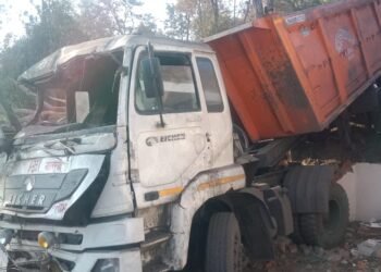 तेज रफ्तार अनियंत्रित ट्रेलर घुसा मकान में।।