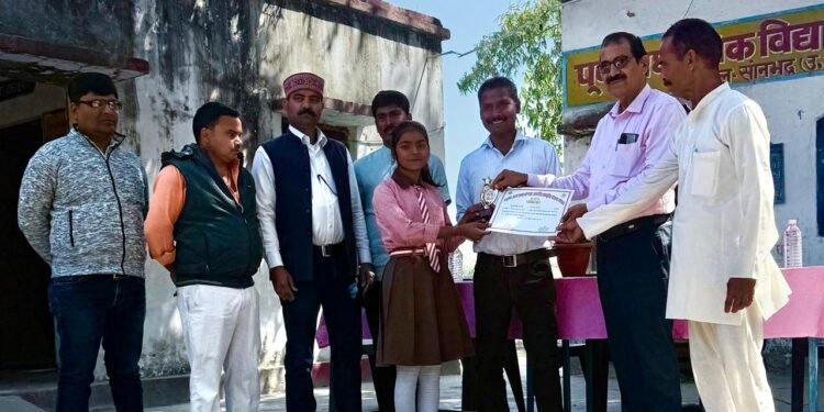 पढ़ाई के साथ खेल भी जरूरी – बीईओ