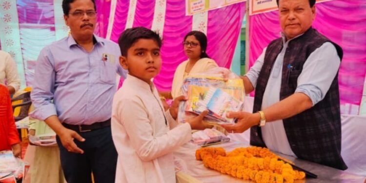 कम्पोजिट विद्यालय दुद्धी और कन्या पूर्व माध्यमिक विद्यालय दुद्धी द्वारा संयुक्त रुप से शारदा संगोष्ठी एवं वार्षिकोत्सव और इको क्लब गठन का कार्यक्रम का भव्य आयोजन।