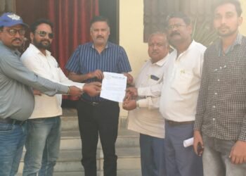 पत्रकार की निर्मम हत्या दोषियों को फांसी की सजा की मांग स्वतंत्र पत्रकार समिति ने महामहिम राज्यपाल के नाम ज्ञापन दिया।