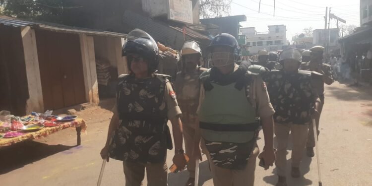 होली त्योहार पर अराजकता फैलाने वालो पर होंगी पुलिस की पैनी नजर एसएचओ हेमन्त कुमार सिंह।