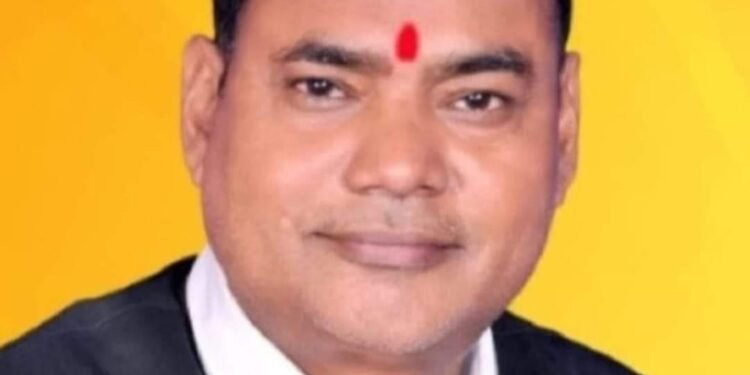 अधिवक्ताओं से दुर्व्यवहार के आरोपी पुलिस के विरुद्ध कठोर कारवाई करें मुख्य मंत्री–राकेश शरण मिश्र।