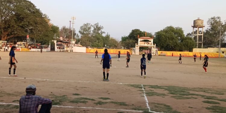 दुद्धी एवं हिंडाल्को के बीच महिला फुटबॉल मैत्रीपूर्ण मैच के रोमांचक मैच में, 1-0 से हिंडालको विजई , ,