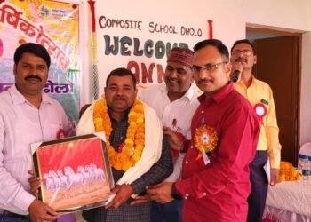 कंपोजिट विद्यालय ढोलो एवं खरूआंव का आयोजित हुआ वार्षिकोत्सव।