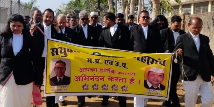 अधिवक्ता हितों के लिए एक जुट हो देश के अधिवक्ता–राकेश शरण मिश्र।