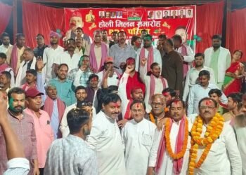 समाजवादी पार्टी  (पीडीए )का होली मिलन समारोह चोपन में सम्पन्न।