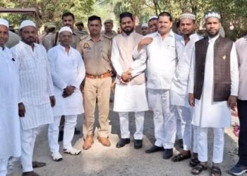 घोरावल ईदगाह में ईद की नमाज अदा कर अमन-शांति की दुआ, इबादत में झुके सिर।।