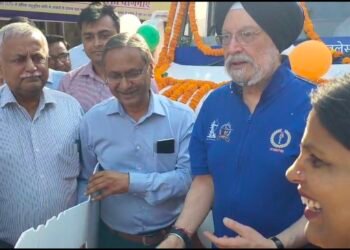 जनपद दौरे पर आए केंद्रीय मंत्री हरदीप सिंह पूरी ने दी करोड़ों की सौगात।