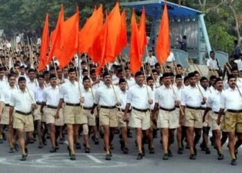 04 अप्रैल राष्ट्रीय स्वयंसेवक संघ के के बैनर तले पथ संचलन का कार्यक्रम।