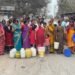 पेयजल के लिए हाहाकार, डिब्बा बाल्टी लेकर महिलाओं ने किया प्रदर्शन ।।