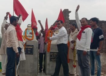 डॉ भीमराव अम्बेडकर जयंती भाकपा नेतृत्व ने नगवां क्षेत्र के डोरिया ग्राम में डॉ अम्बेडकर व भगतसिंह की प्रतिमा पर माल्यार्पण कर गोष्ठी का का किया आयोजन।