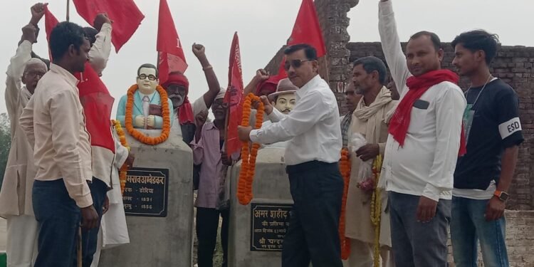 डॉ भीमराव अम्बेडकर जयंती भाकपा नेतृत्व ने नगवां क्षेत्र के डोरिया ग्राम में डॉ अम्बेडकर व भगतसिंह की प्रतिमा पर माल्यार्पण कर गोष्ठी का का किया आयोजन।
