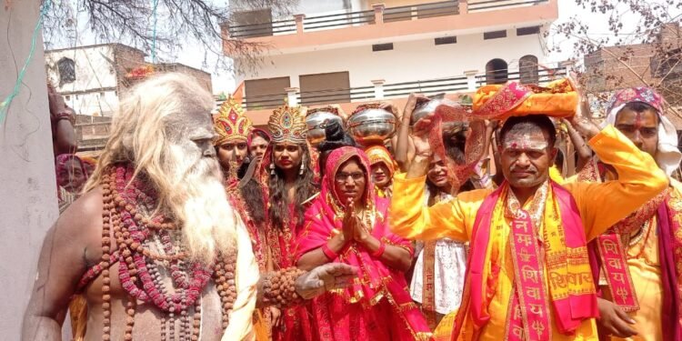 निकली कलश यात्रा, कलश स्थापना के साथ विराट रुद्र महायज्ञ शुरू।