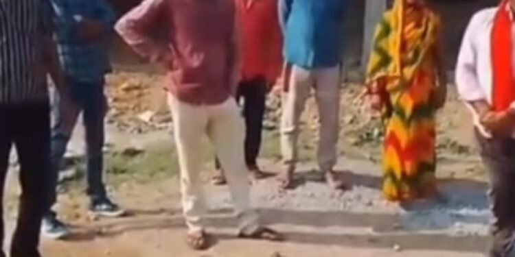 जमीन से महज 7 फीट ऊपर बिजली के नंगे तार, विभाग की इस लापरवाही से हो सकता है। बड़ा हादसा।