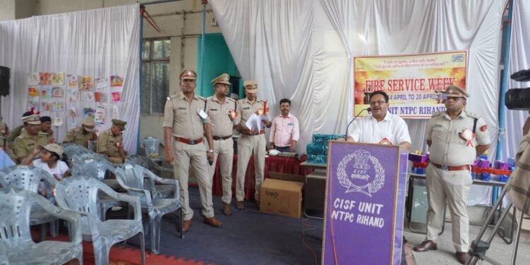 हैरत अंगेज कारनामों के साथ अग्नि सुरक्षा सप्ताह का समापन।