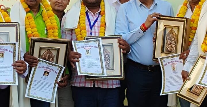 कार्यकाल समाप्ति पर एआरपी हुए सम्मानित।