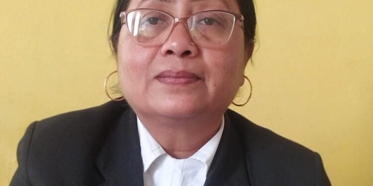 निर्मला शर्मा बनी सोनभद्र मुख्यालय पर पहली महिला नोटरी अधिवक्ता।