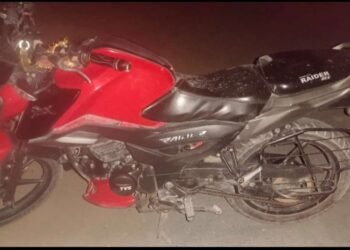 आमिल मोड़ (पटवध ) में ट्रक ने मोटरसाइकिल सवार को रौंदा।