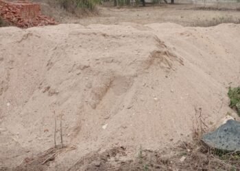 अवैध खनन जोरो पर,जरहा रेंज में नदियों और पहाड़ियों से रात में निकाला जा रहा बालू।।