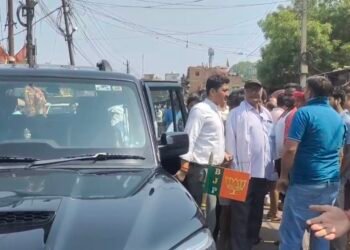 अनियंत्रित ट्रक की चपेट में आने से एक ब्यक्ति की मौत।