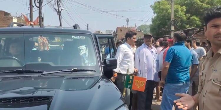 अनियंत्रित ट्रक की चपेट में आने से एक ब्यक्ति की मौत।