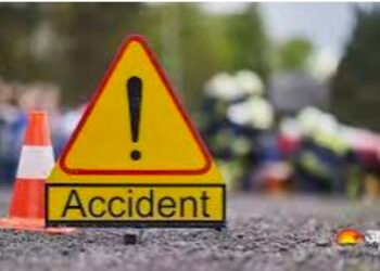 । पेड़ से टकराई बाइक, दो बाइक सवार की मौत।।