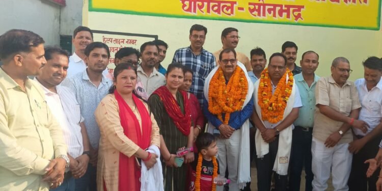 नवागत बीईओ का शिक्षकों ने किया स्वागत, निवर्तमान बीईओ को दी विदाई।