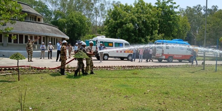 हैरतअंगेज कारनामों के साथ सीआईएसएफ जवानों ने किया मॉक ड्रिल का आयोजन।