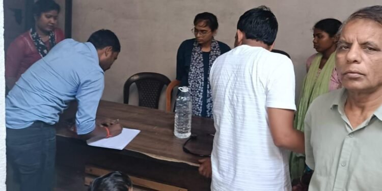 कार्यवाही होने के बाद भी अवैध रूप से संचालित हो रही हॉस्पिटल।