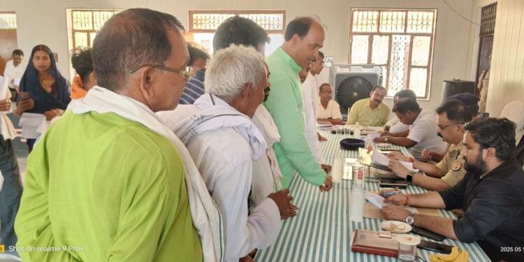 तलाब सुंदरीकरण का हो रहा विरोध।