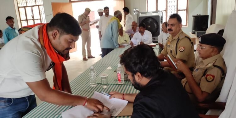 उपजिलाधिकारी की अध्यक्षता में सम्पूर्ण समाधान सम्पन्न हुआ।