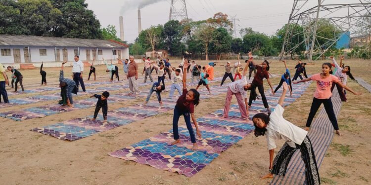 3 दिवसीय योग एवं आध्यात्मिक शिविर का भव्य आयोजन का हुया शुभारंभ – धनवंतरी पतंजलि योग संस्थान।