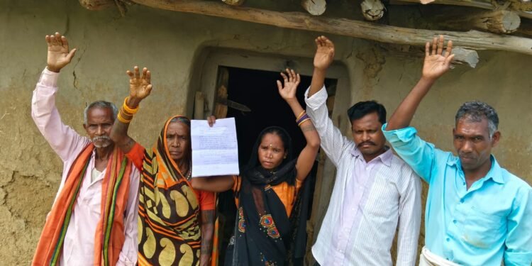 ग्राम पंचायत कुड़वा में प्रधानमंत्री आवास में भारी अनियमितता , लोगों ने किया जोरदार प्रदर्शन।