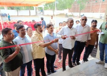 क्रेशर यूनियन कार्यालय पर निःशुल्क स्वास्थ्य जांच शिविर में सैकड़ों मरीजों का हुआ उपचार।