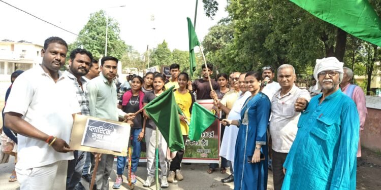 दुद्धी में पहली बार तीन दिवसीय महिला हॉकी प्रतियोगिता का आगाज प्लास्टिक मुक्त जागरूकता रैली से शुरू।।