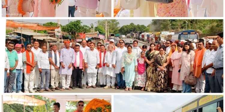 34वीं पुण्यतिथि पर सांकेतिक चक्का जाम कर डाला गोली कांड के शहीदों को दी गई श्रद्धांजलि।