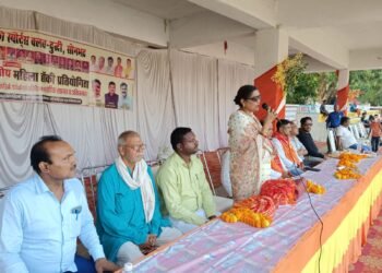 प्रथम दिन महिला हॉकी प्रतियोगिता में प्रयागराज ने वाराणसी को 5 -1 से हराया।।