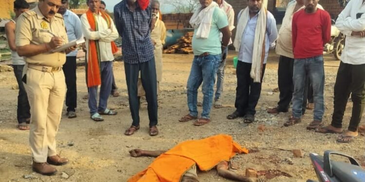 सड़क किनारे रखे ईंट के ढेर में टकराई पल्सर,युवक की मौत।