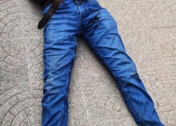 खड़े ट्रक में श्रमिक टकराया घायल ।।