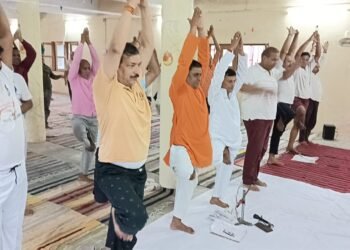 व्यक्ति के सर्वांगीण विकास के लिए योगाभ्यास जरूरी: सुनील कुमार चौबे योगी।