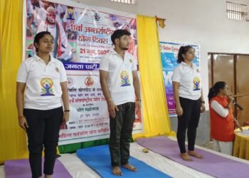 योगाभ्यास कार्यक्रम में भाग लेकर योग क्रियाएं करने का लोगो को मौका मिला- अनिता गुप्ता।