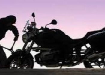 रजखड़ व बिडर गांव से दो अपाचे बाइक चोरी।