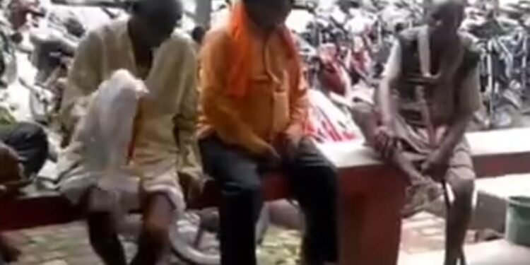 घोरावल में संपूर्ण समाधान दिवस: पर 140 शिकायतों में से 16 का मौके पर हुआ समाधान शेष मामलों के लिए 7 टीमें गठित कर गांवों में भेजा गया।