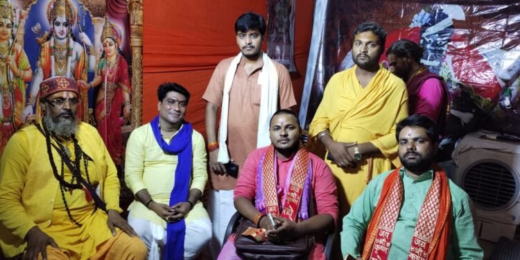 भगवान श्रीकृष्ण के जन्मोत्सव की झांकी निकली, भाव विभोर हुए भक्तगण।