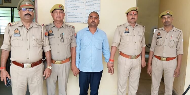 सोशल मीडिया पर हिन्दू देवी – देवताओं को लेकर आपत्तिजनक टिप्पणी करने वाला आरोपी गिरफ्तार।