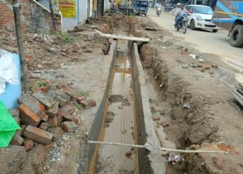 भ्र्ष्टाचार का भेंट चढ़ा नाली निर्माण ।