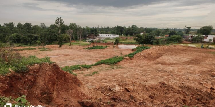 तहसील क्षेत्र के कई स्थानों पर हुई मिट्टी की अवैध खनन,उठी जाँच की मांग।