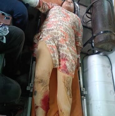 शिक्षिका की सड़क यात्रा में हादसा: स्कूल से घर जा रही शिक्षिका घायल।