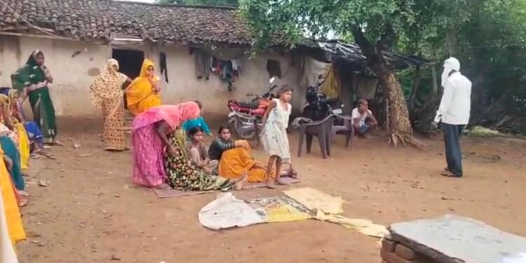 घर के बरेड मे दुपट्टे के सहारे लटकती मिली 25 वर्षीय नेहा गुप्ता शव,।